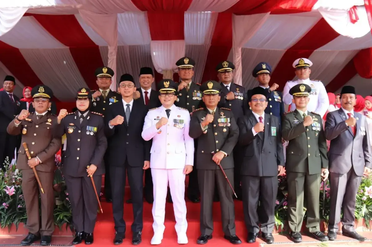 Pj Bupati Cirebon Pertama Kali Menjadi Inspektur Upacara