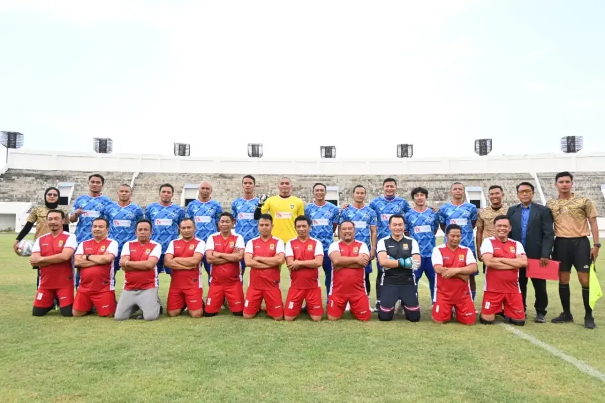 Pertandingan Persahabatan Forkopimda Cirebon vs Persib Legend (2)