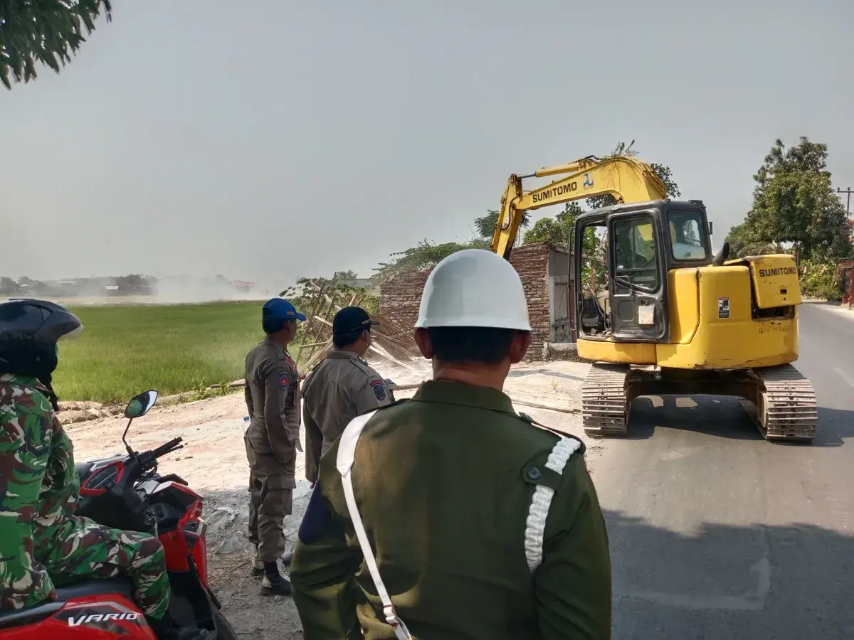 Caption : Bangunan Liat (Bangli) jalur Kenanga-Plumbon diterbitkan